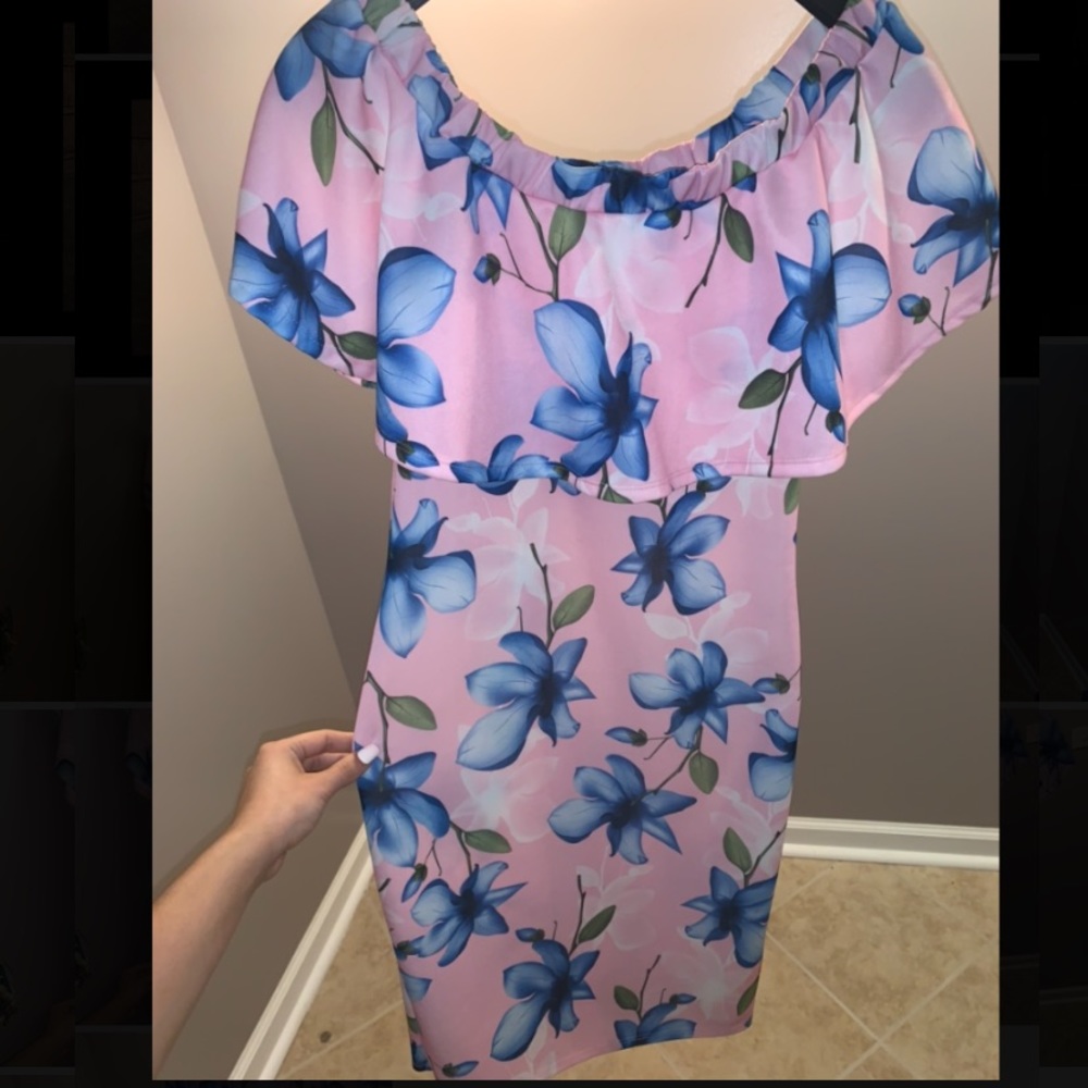 Shoulder short dress